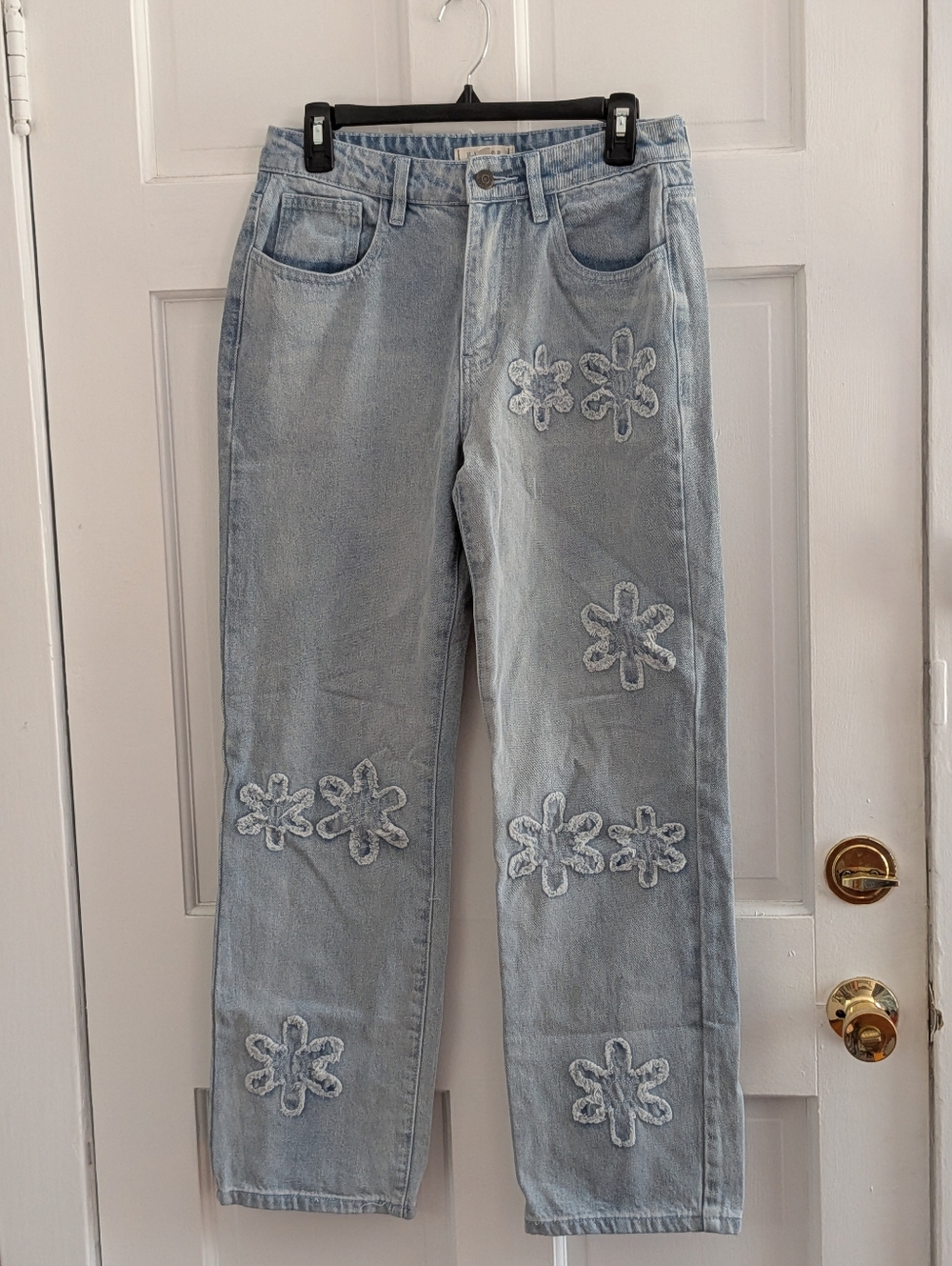 Harper Heritage Floral Appliqué Straight Leg Jeans Size 28 - Picture 2 of 5